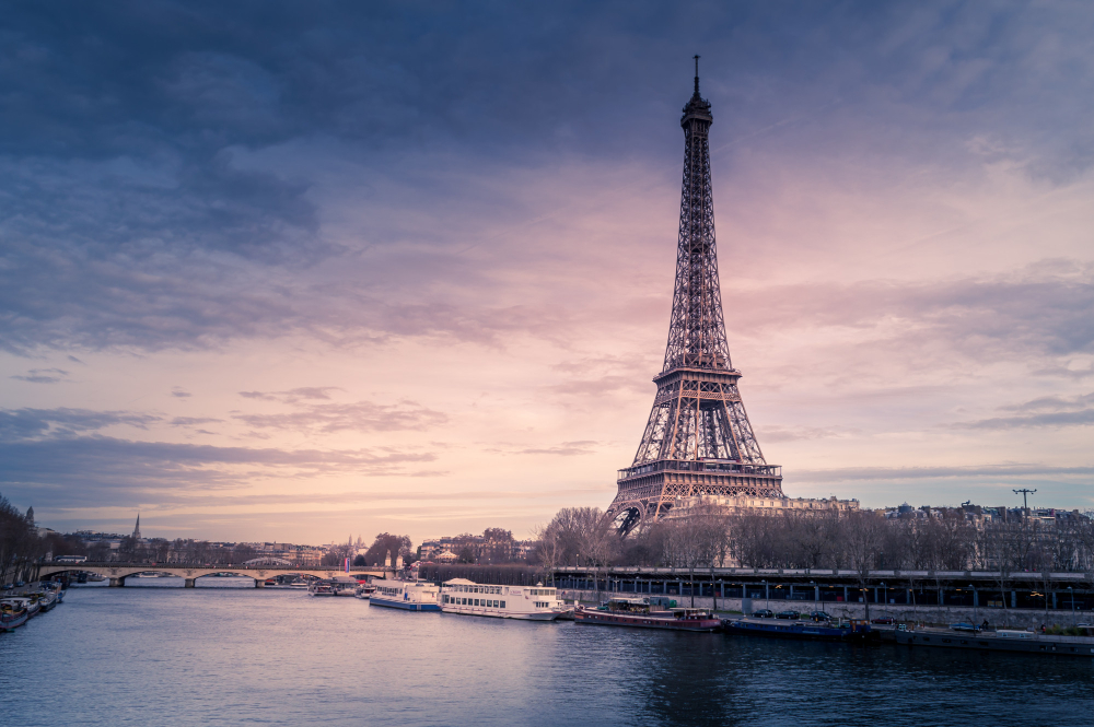 A picture of Eiffel tower